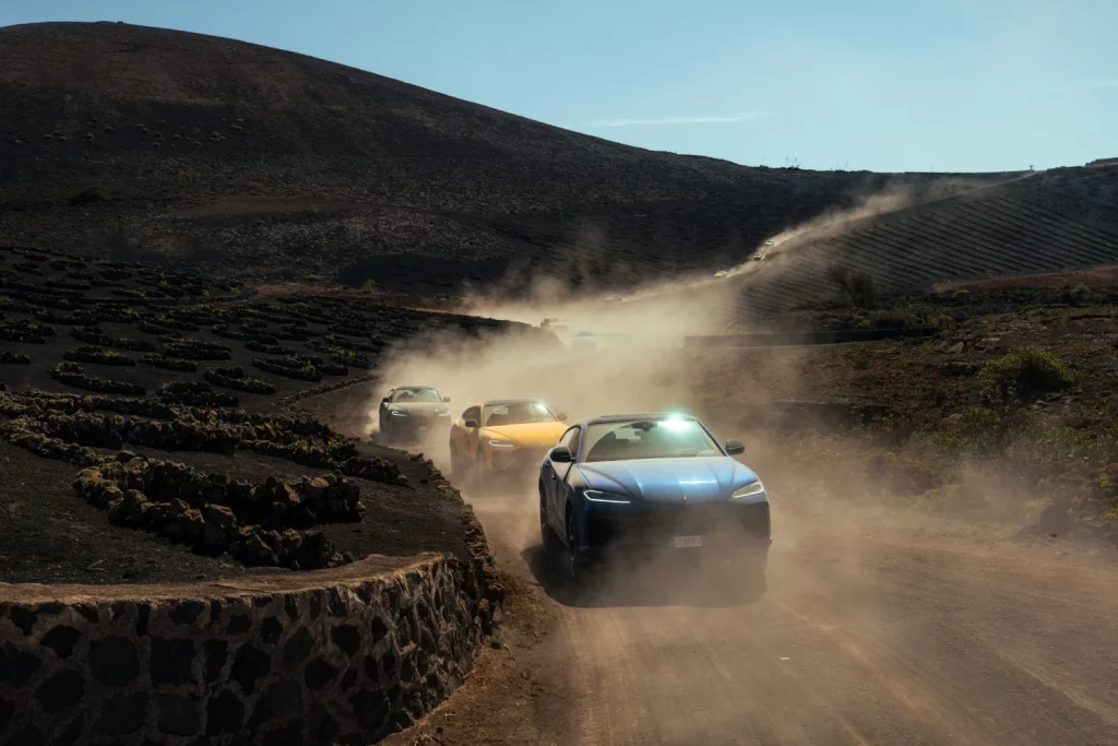 Lanzarote: La isla que elige Lamborghini para disfrutar con su Urus SE de 800 CV 14 Motor16 2025 Lamborghini experiencia lanzarote 28 Motor16
