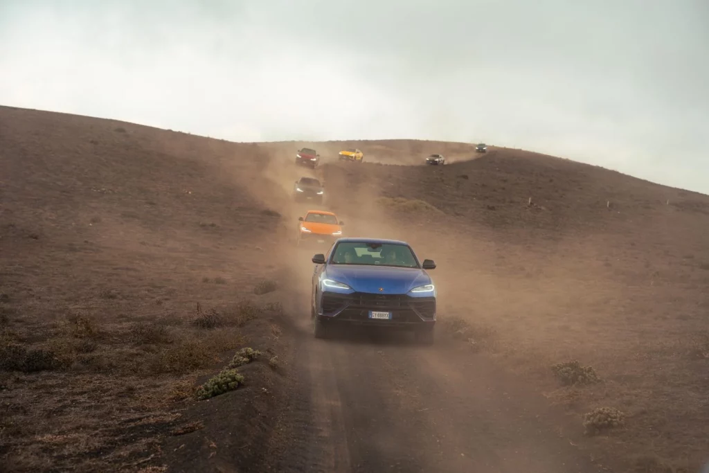 Lanzarote: La isla que elige Lamborghini para disfrutar con su Urus SE de 800 CV 15 Motor16 2025 Lamborghini experiencia lanzarote 34 Motor16