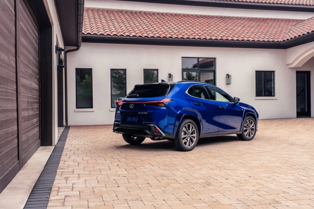 El Lexus UX sigue poniéndose guapo siete años después de su debut oficial 1 Motor16 2025 Lexus UX 300h. Imagen trasera.