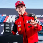 530 CV, de 0 a 100 km/h en 3,5 segundos, 142.300 euros… Algunas cifras del deportivo que se ha llevado Marc Márquez