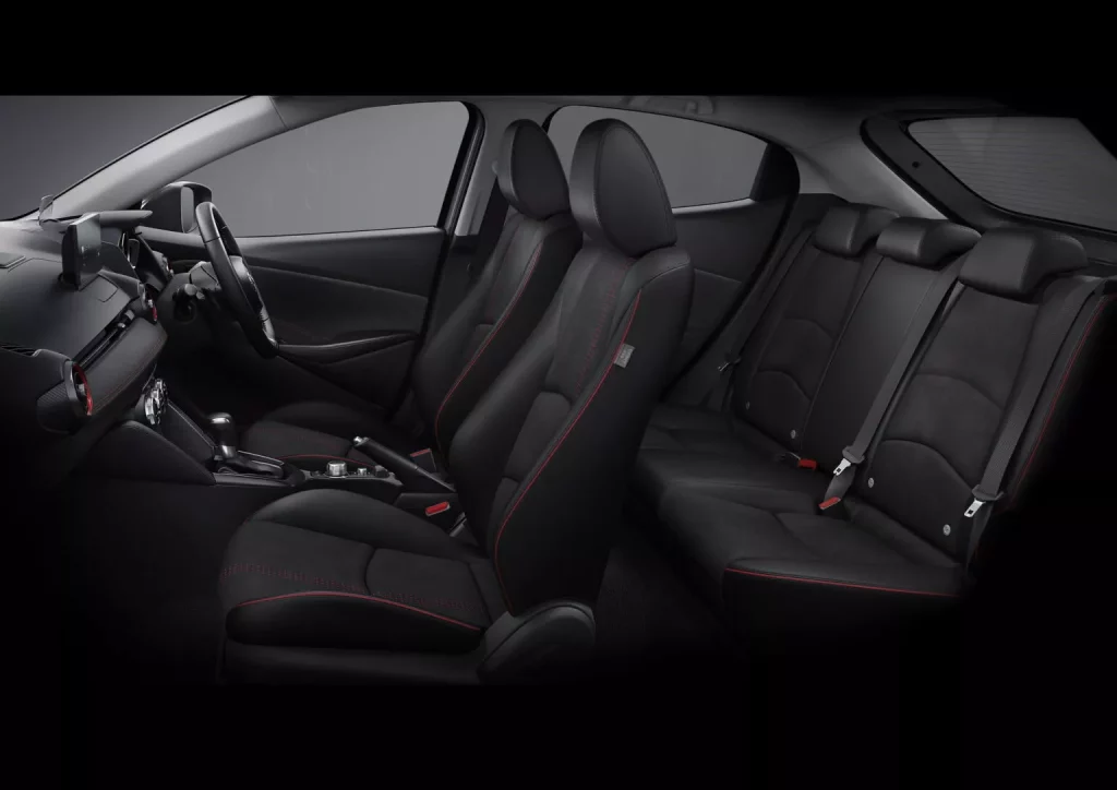 2025 Mazda2 Japon 4 Motor16