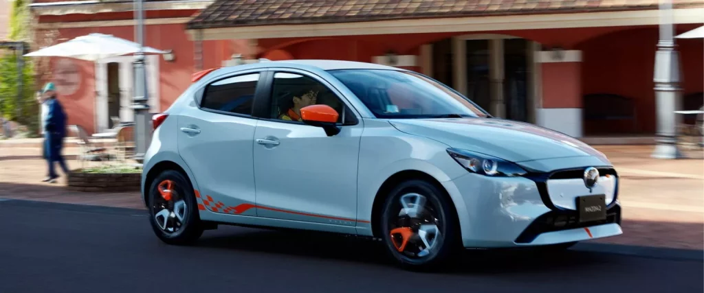 2025 Mazda2. Japón. Imagen movimiento.