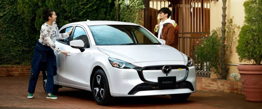 2025 Mazda2 Japon 9 Motor16