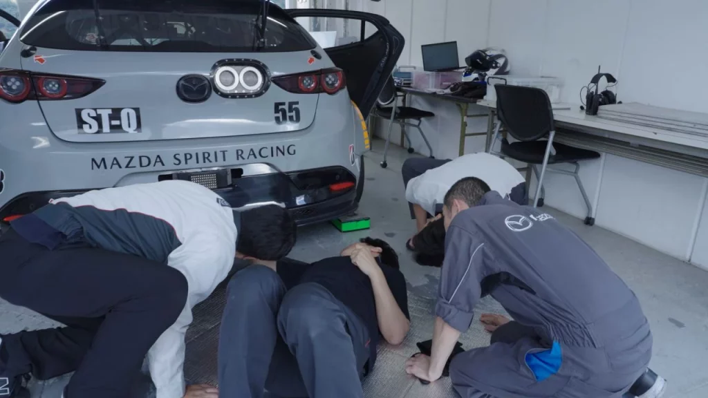 2025 Mazda3 captura CO2 Motor16