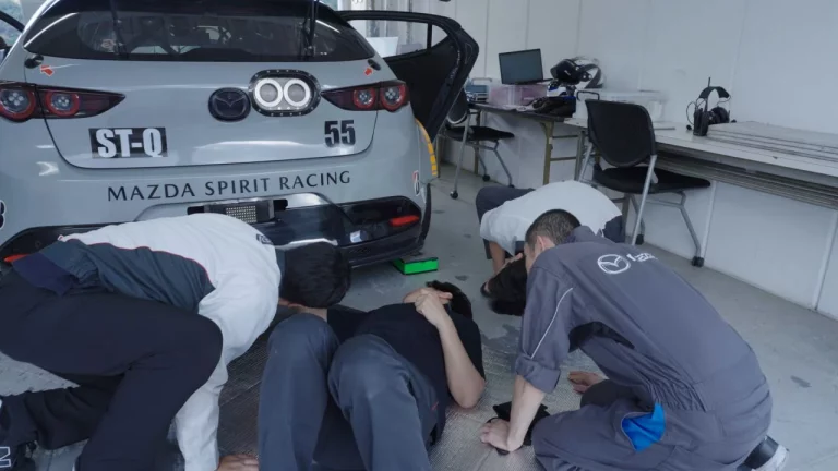 El Mazda3 que captura el CO2 cuando lo da todo en un circuito