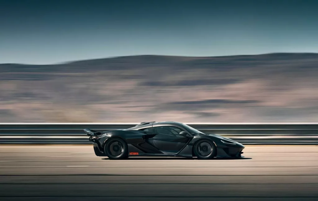 Pirelli firma los impresionantes 'zapatos' que utiliza el McLaren W1, la última joya de Woking 1 Motor16 2025 McLaren W1 Test Arizona 3 Motor16