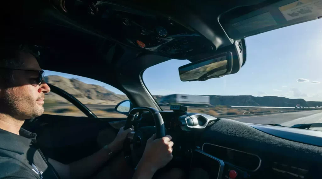 McLaren envía dos 'mulas' de su imponente W1 a tostarse al sol de Arizona 10 Motor16 2025 McLaren W1 Test Arizona 7 Motor16