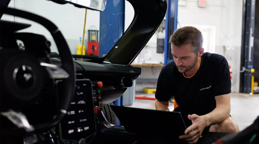 McLaren envía dos 'mulas' de su imponente W1 a tostarse al sol de Arizona 11 Motor16 2025 McLaren W1 Test Arizona 9 Motor16