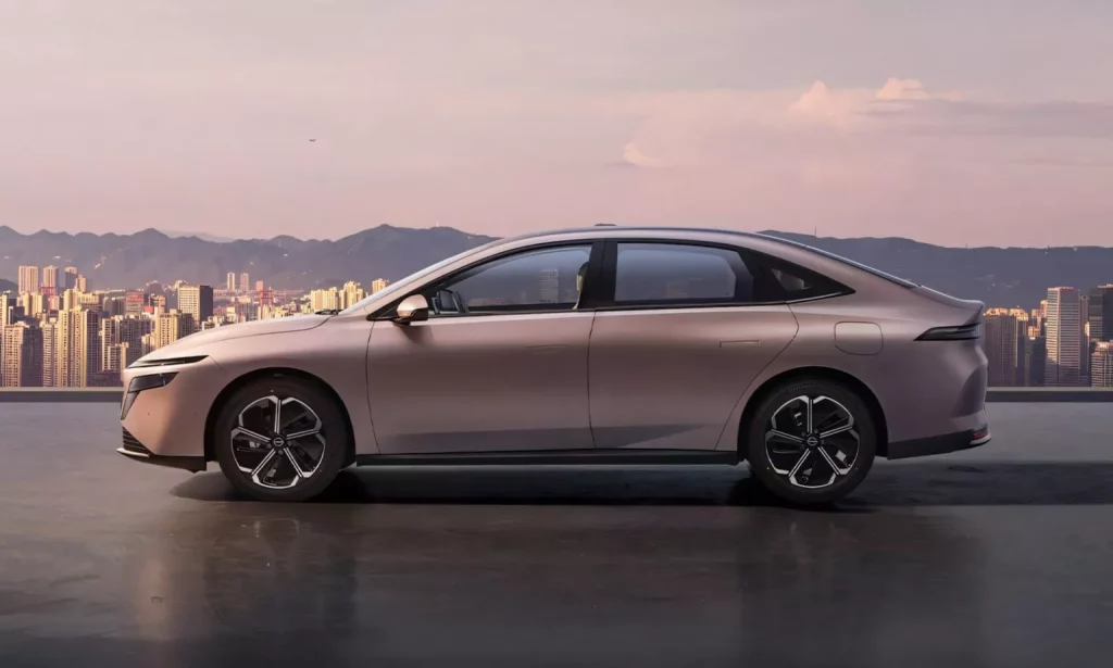 Nissan N6: La berlina '0 emisiones' que se vende en China a mitad de precio de un Juke 5 Motor16 2025 Nissan N6 PHEV 2 Motor16