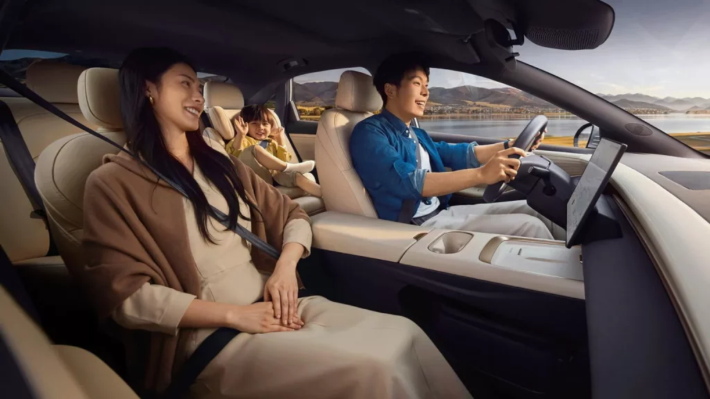 Nissan N6: La berlina '0 emisiones' que se vende en China a mitad de precio de un Juke 26 Motor16 2025 Nissan N6 PHEV 22 Motor16