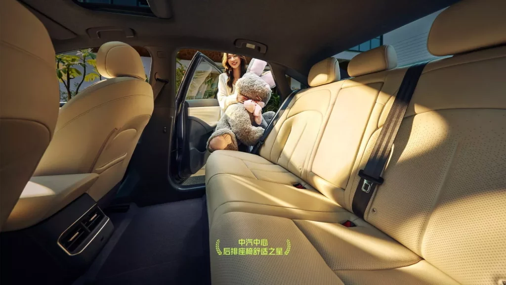 Nissan N6: La berlina '0 emisiones' que se vende en China a mitad de precio de un Juke 28 Motor16 2025 Nissan N6 PHEV 24 Motor16