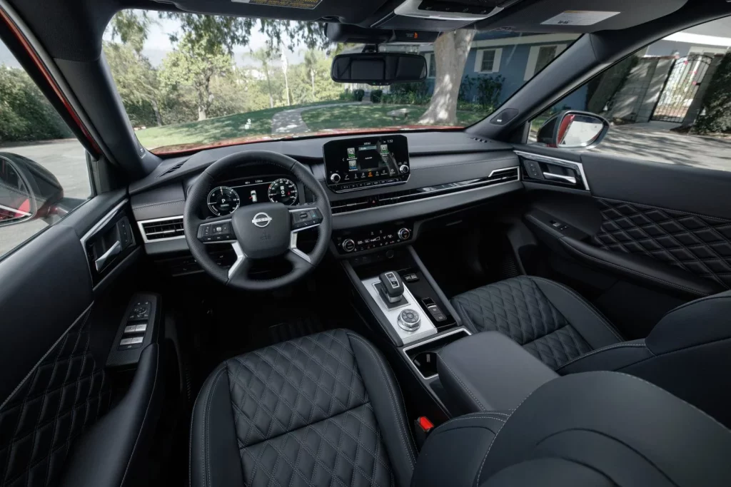 2025 Nissan Rogue PHEV. Imagen interior.