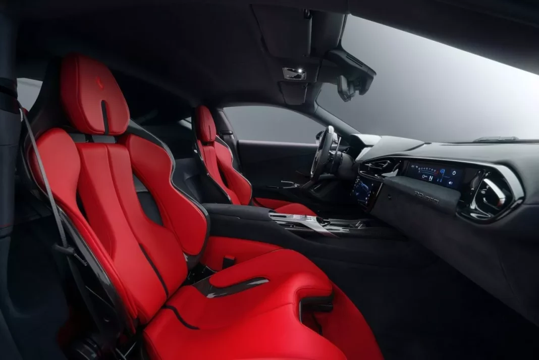 2025 Novitec Ferrari 12Cilindri. Imagen interior.