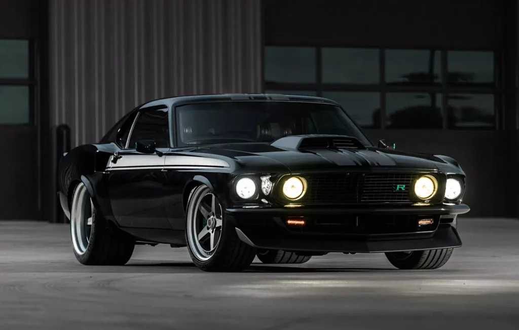 El mejor restomod de un Ford Mustang Fastback se llema Kingpin y lo ha creado Ringbrothers. No hay discusión 11 Motor16 2025 Ringbrother Mustang Mach 1 Kingpin 19 Motor16