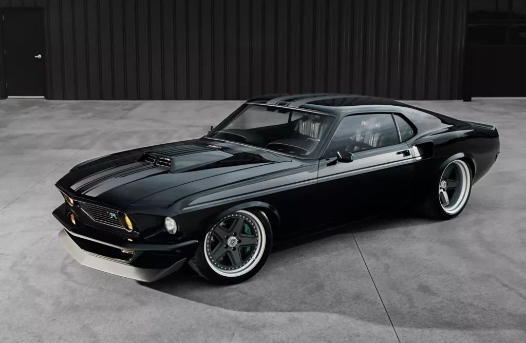 El mejor restomod de un Ford Mustang Fastback se llema Kingpin y lo ha creado Ringbrothers. No hay discusión 10 Motor16 2025 Ringbrother Mustang Mach 1 Kingpin 2 Motor16