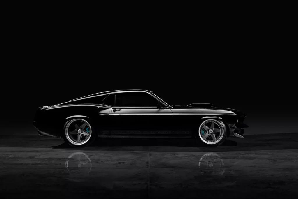 El mejor restomod de un Ford Mustang Fastback se llema Kingpin y lo ha creado Ringbrothers. No hay discusión 8 Motor16 2025 Ringbrother Mustang Mach 1 Kingpin 22 Motor16