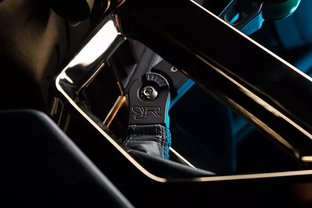 El mejor restomod de un Ford Mustang Fastback se llema Kingpin y lo ha creado Ringbrothers. No hay discusión 37 Motor16 2025 Ringbrother Mustang Mach 1 Kingpin 35 Motor16