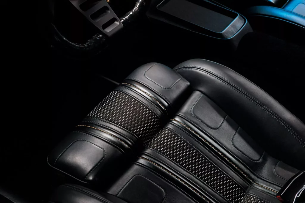 El mejor restomod de un Ford Mustang Fastback se llema Kingpin y lo ha creado Ringbrothers. No hay discusión 38 Motor16 2025 Ringbrother Mustang Mach 1 Kingpin 36 Motor16