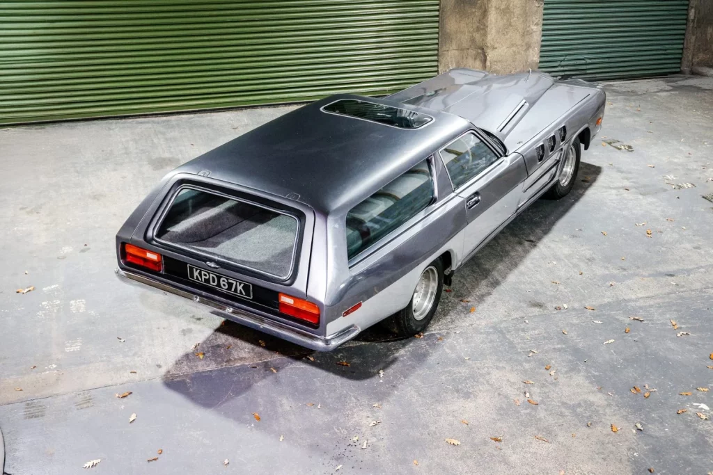 The Beast: El Rolls-Royce 'de palo' que encierra 27 motores 1.0 EcoBoost sale a subasta 10 Motor16 2025 Rolls Royce The Beast V12 14 Motor16