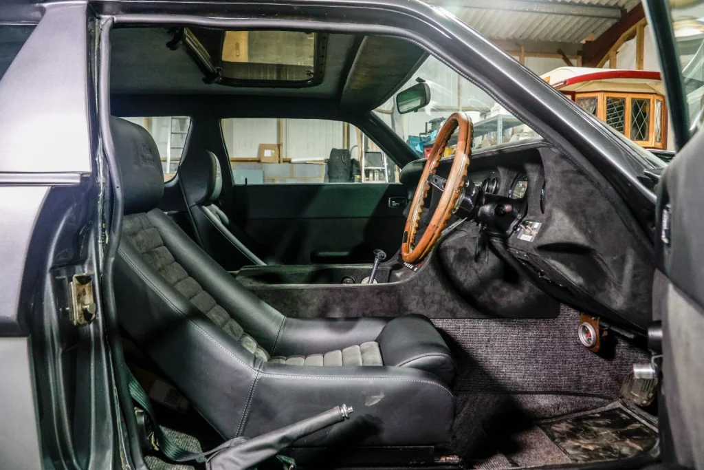 The Beast: El Rolls-Royce 'de palo' que encierra 27 motores 1.0 EcoBoost sale a subasta 17 Motor16 2025 Rolls Royce The Beast V12 17 Motor16