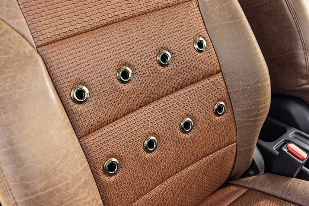 2025 Suzuki Jimny Toyota Hilux Champ Garage ill 12 Motor16