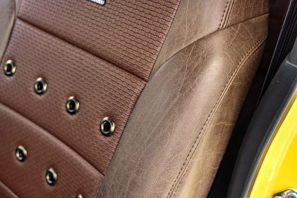 2025 Suzuki Jimny Toyota Hilux Champ Garage ill 13 Motor16