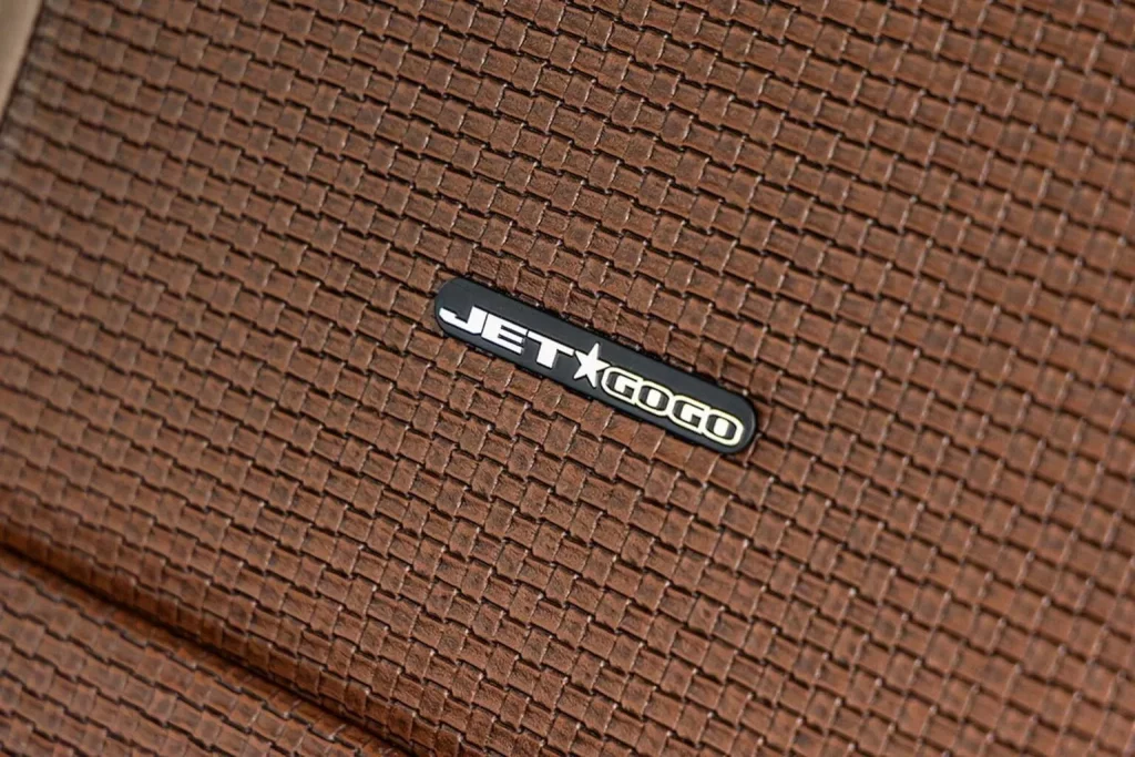 2025 Suzuki Jimny Toyota Hilux Champ Garage ill 14 Motor16