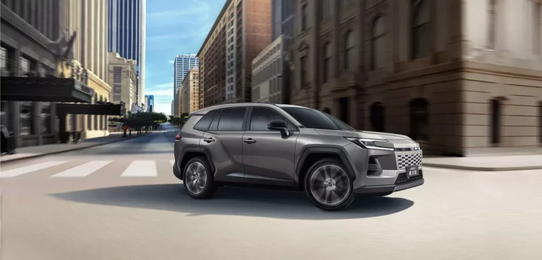 Los Toyota RAV4 que se venden en China molan más y cuestan como un Aygo