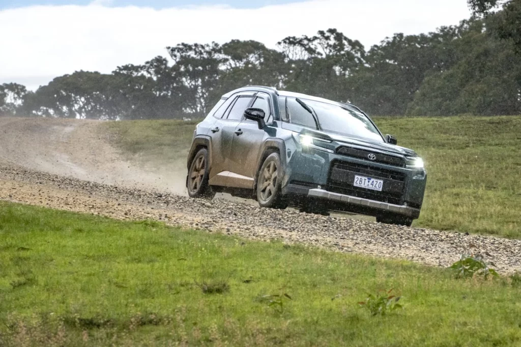 2025 Toyota RAV4 Australia. Imagen movimiento.