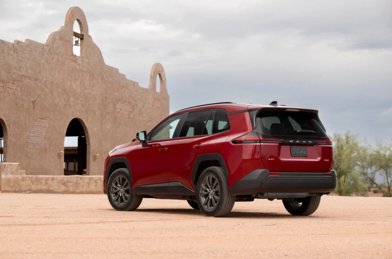 Toyota no quiere todos sus RAV4 híbridos. Y esta versión lo corrobora