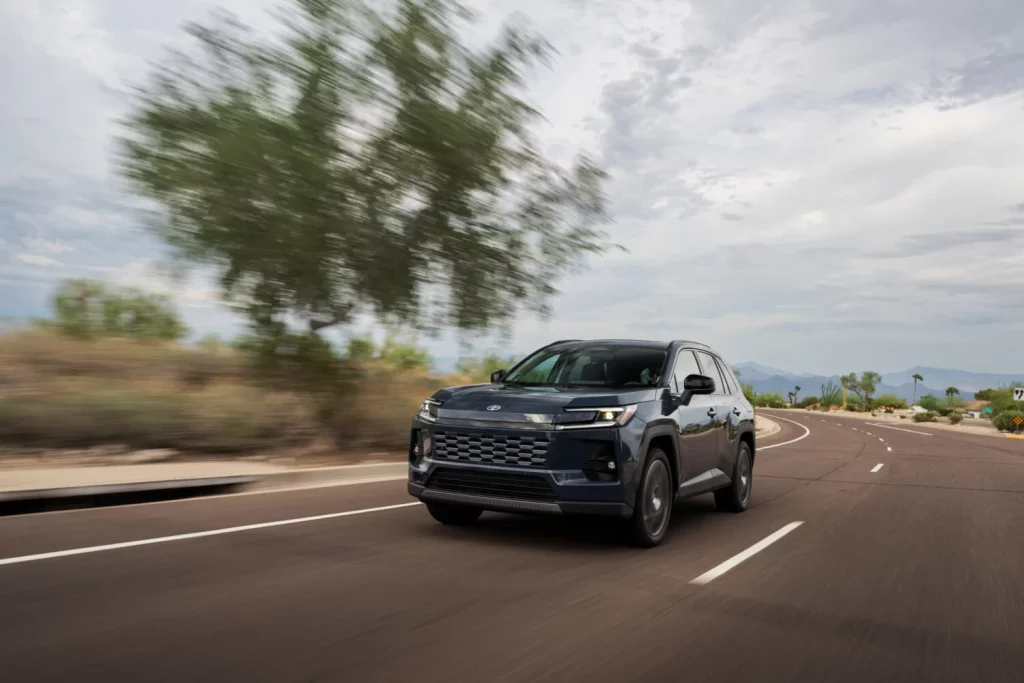 2025 Toyota RAV4 USA. Imagen movimiento.