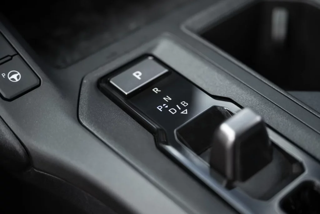 2025 Toyota RAV4 USA 6 Motor16