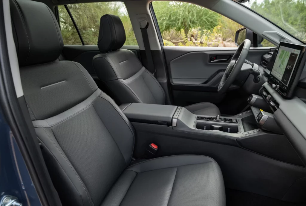 2025 Toyota RAV4 USA 7 Motor16