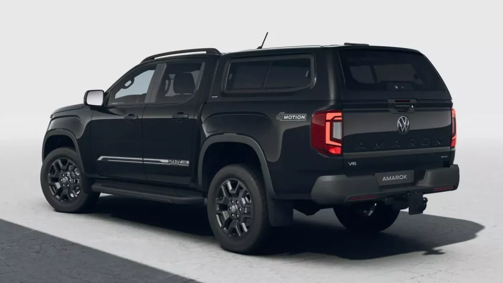 Dark Label: El Volkswagen Amarok saca su lado oscuro y 241 CV a precio de oro 11 Motor16 2025 Volkswagen Amarok Dark Label 18 Motor16