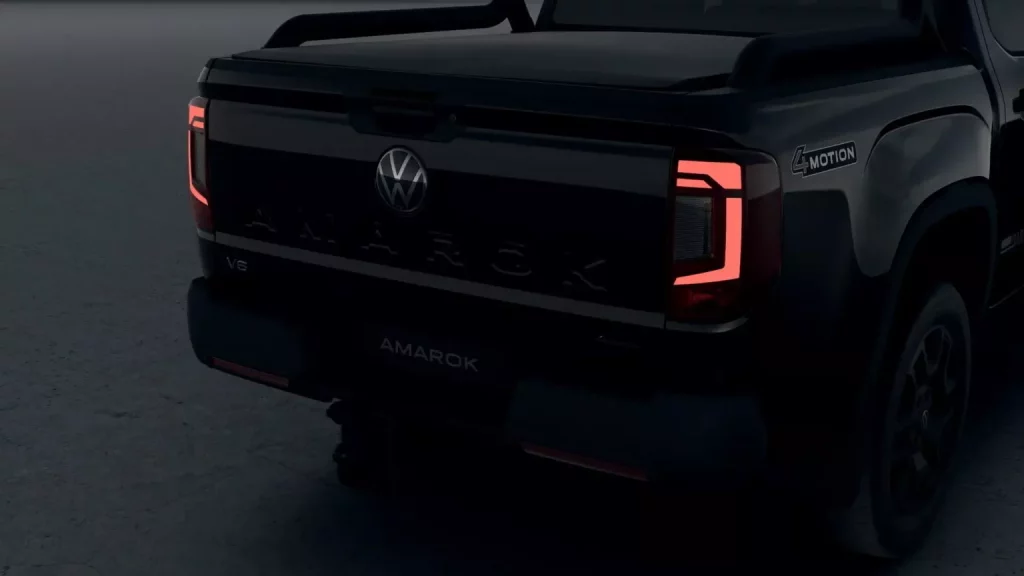 Dark Label: El Volkswagen Amarok saca su lado oscuro y 241 CV a precio de oro 5 Motor16 2025 Volkswagen Amarok Dark Label. Imagen.