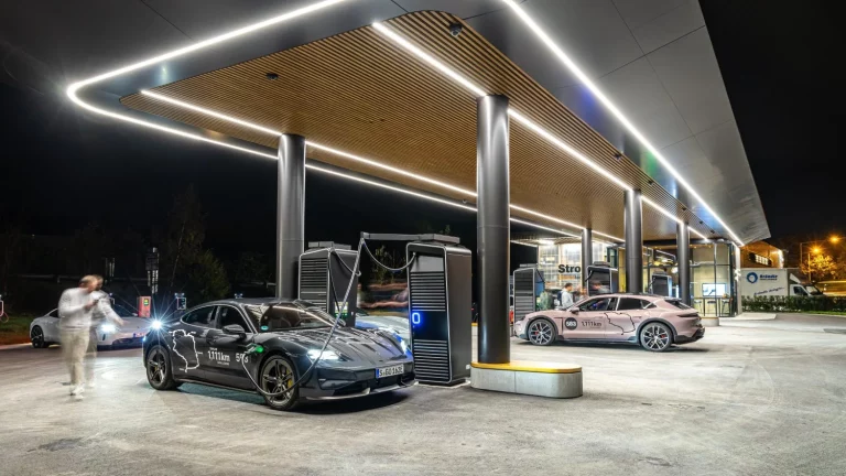 Kevin Giek, quien más sabe de cargar las baterías del Porsche Taycan, desvela las claves para cargar tu eléctrico