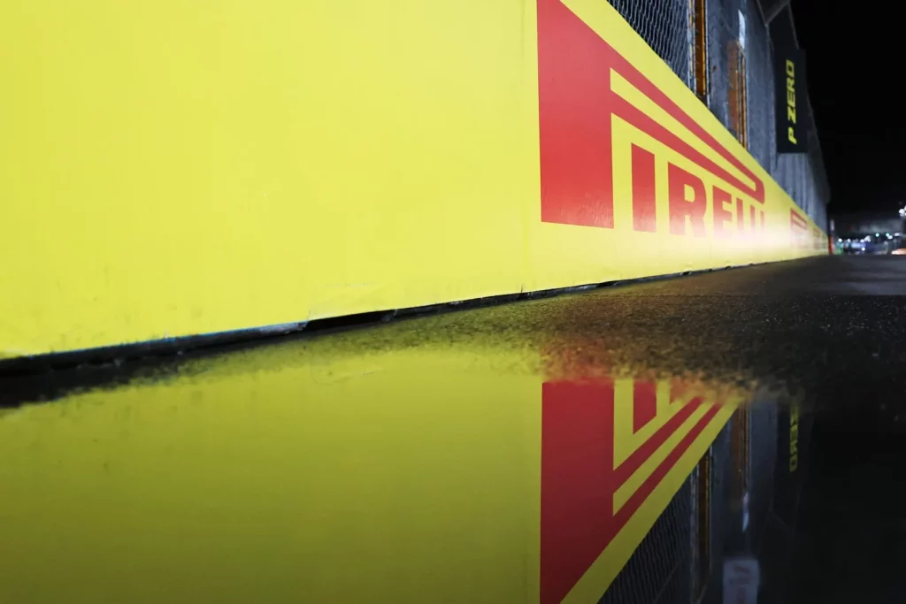 2025 2025 Pirelli neumáticos 2026. Imagen carte.