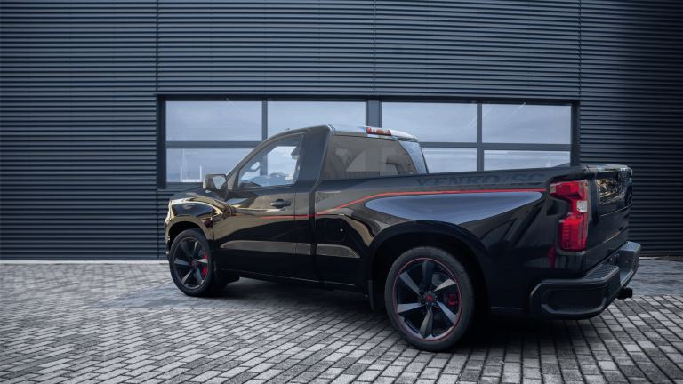 El Chevrolet Silverado para soñar con los street trucks los firma Yenko y es más potente que un Veyron