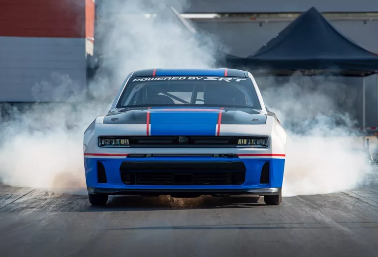 Finalmente el Dodge Charger tiene un V8 HEMI… Pero también mucha letra pequeña