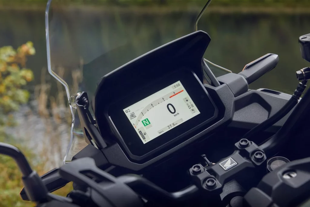 504455 25YM Honda NC750X Motor16