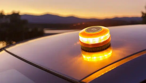 María (39), técnico de emergencias: "Hay muchas balizas V16, pero hay una que me atrae más que el resto. Y no solo por el precio" 2 Motor16 balizas v16