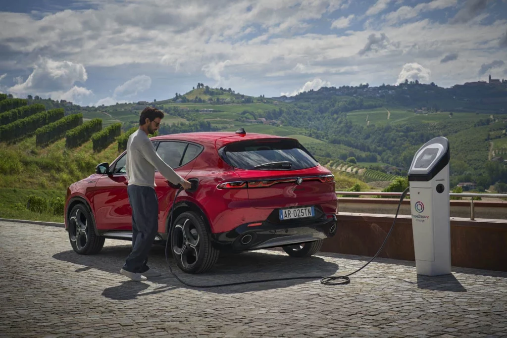 Ya puedes pedir el nuevo Alfa Romeo Tonale. Esta es su gama 9 Motor16 Alfa Romeo Tonale 2025 14 Motor16