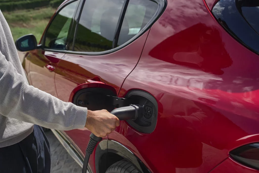 Ya puedes pedir el nuevo Alfa Romeo Tonale. Esta es su gama 10 Motor16 Alfa Romeo Tonale 2025 15 Motor16