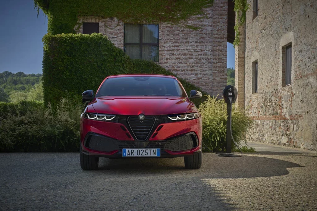 Ya puedes pedir el nuevo Alfa Romeo Tonale. Así es su gama 19 Motor16 Alfa Romeo Tonale 2025 28 Motor16