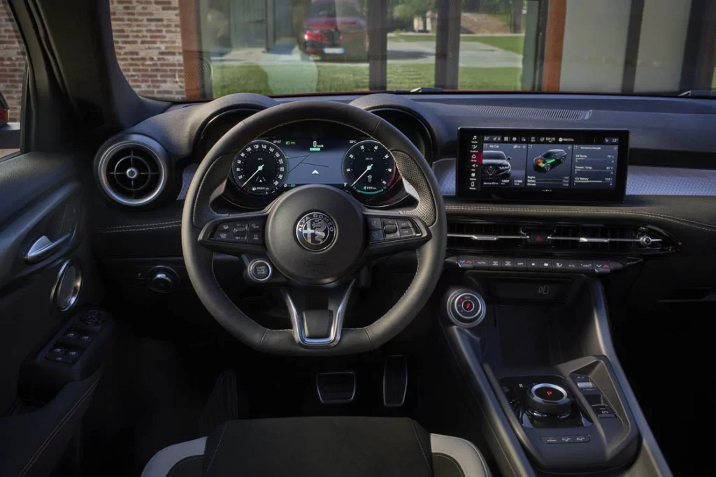 Ya puedes pedir el nuevo Alfa Romeo Tonale. Esta es su gama 2 Motor16 Alfa Romeo Tonale 2025 33 Motor16