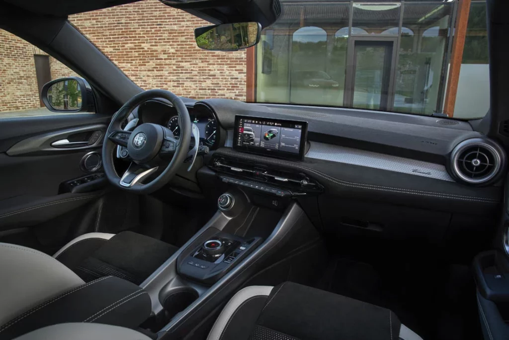 Ya puedes pedir el nuevo Alfa Romeo Tonale. Así es su gama 27 Motor16 Alfa Romeo Tonale 2025 36 Motor16