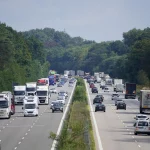 Así se construyen en Alemania las famosas Autobahn, las carreteras sin límite de velocidad por las que circulan deportivos a más de 300 km/h