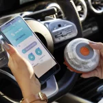 La DGT recuerda la obligación de utilizar la baliza V-16 y despeja todas las dudas, incluido el coste de la multa