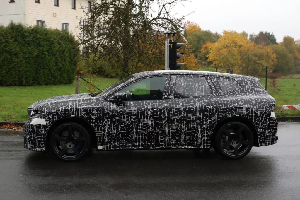 El BMW iX3 M ya está el fase de pruebas 1 Motor16 BMW IX3 M 13