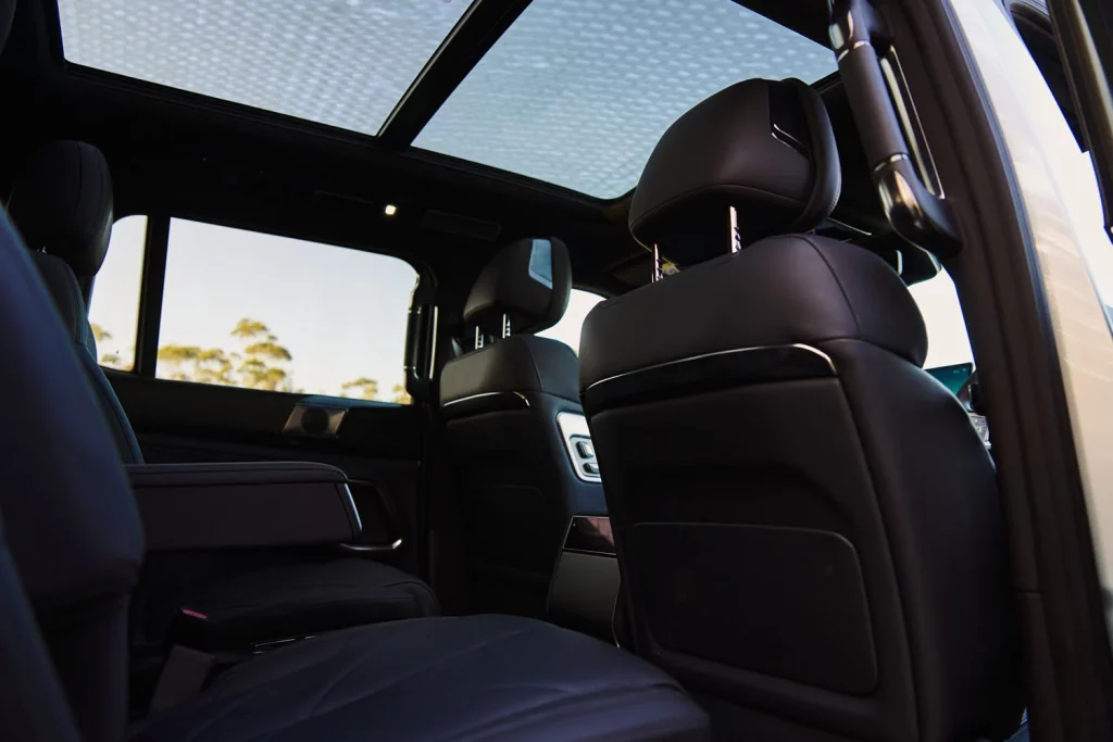 BYD DENZA B5 INTERIOR 131 Motor16